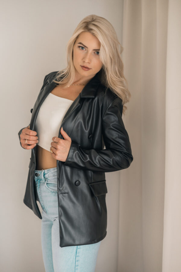 Čierne koženkové sako HENDY - Image 3